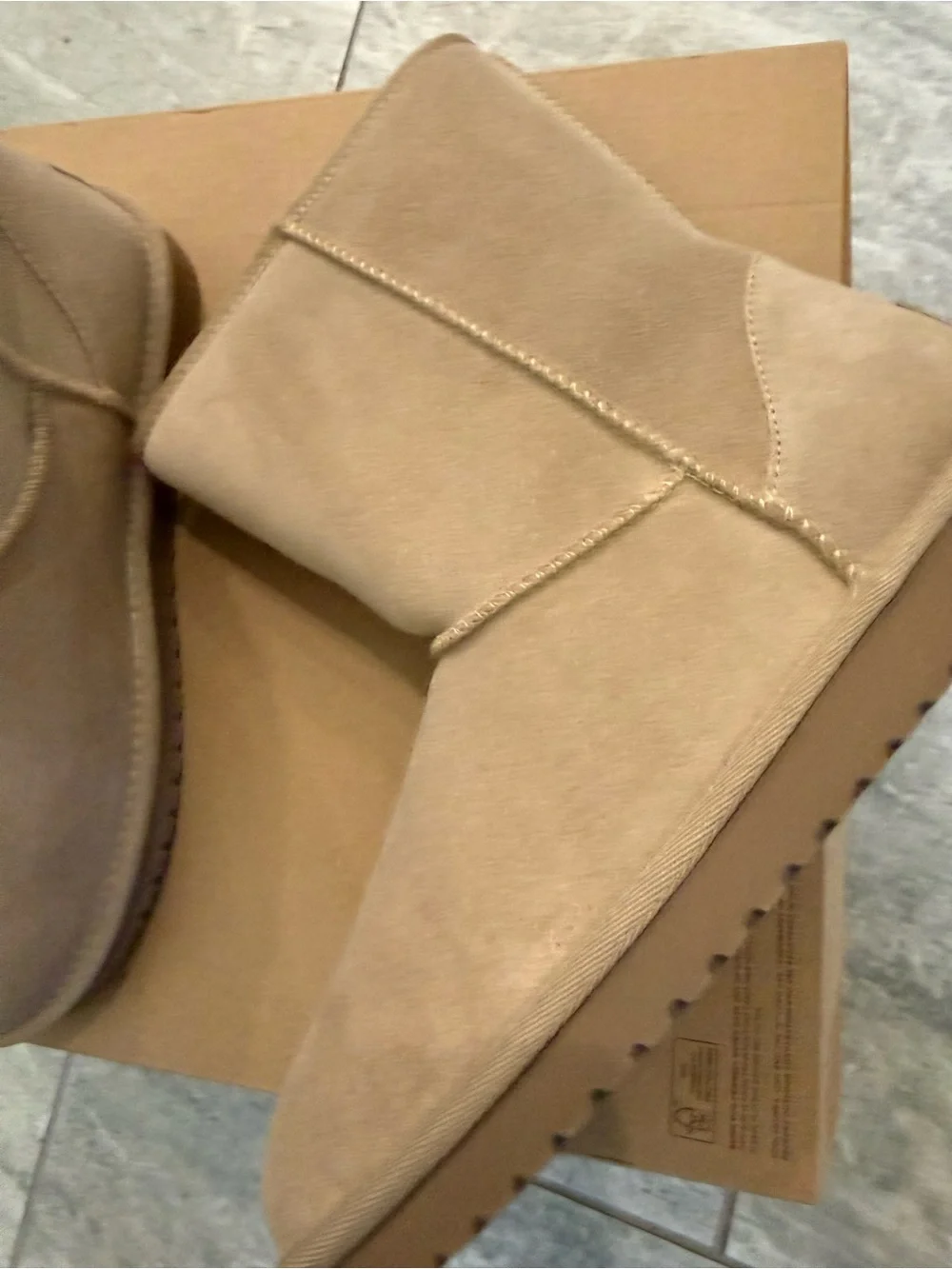New womens Sz 9 Koolaburra Suede Shearling Boots